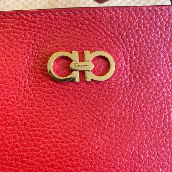 🛑 SOLD Salvatore Ferragamo Red  Tote-Bice Large - Picture 3 of 8